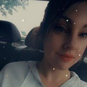 Meet your Posher, Mia